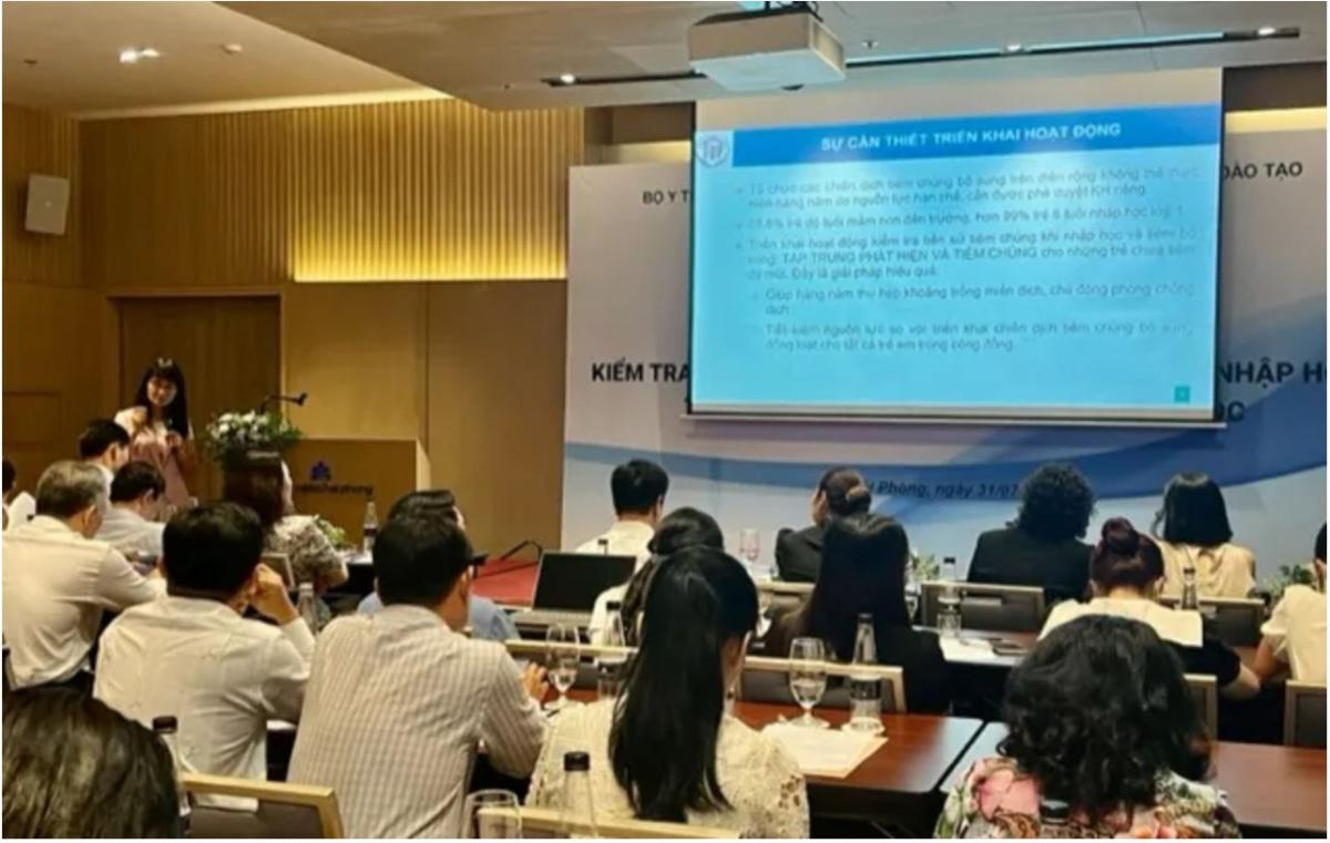 lan-dau-tien-ra-soat-tiem-chung-tiem-bu-lieu-cho-tre-nhap-hoc-tieu-hoc